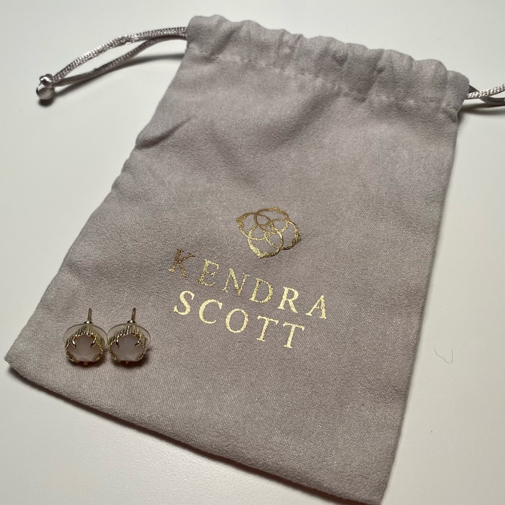 tessa gold stud earrrings